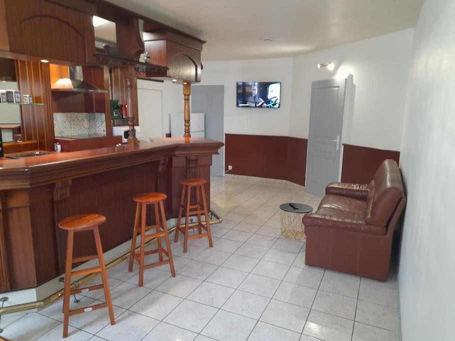 Appartement Au Bord Du Canal 蒙巴尔 外观 照片